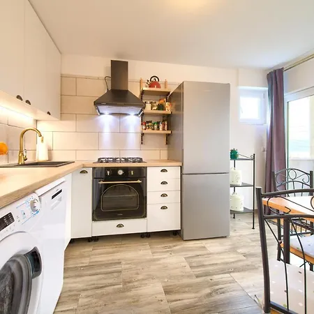 Retro Apartment Vrbnik (Primorje-Gorski Kotar)