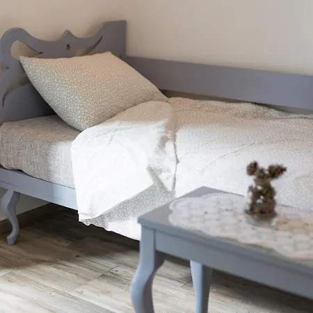 Retro * Vrbnik (Primorje-Gorski Kotar)